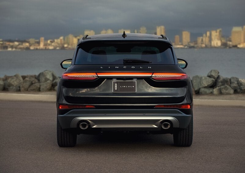 The rear lighting of the 2025 Lincoln Corsair® SUV spans the entire width of the vehicle. | Nick Mayer Lincoln Mayfield in Mayfield Heights OH