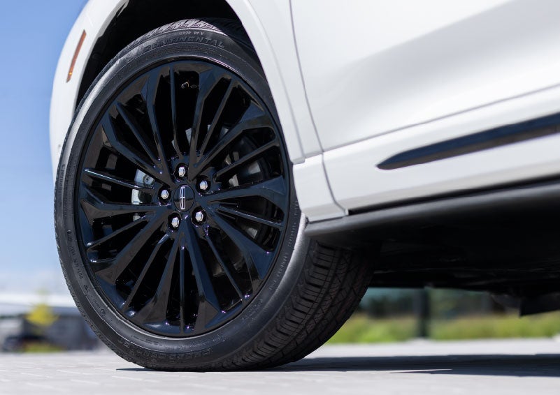 A stylish 20-inch black aluminum wheel of the available Jet Appearance Package is shown. | Nick Mayer Lincoln Mayfield in Mayfield Heights OH