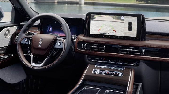 The backup camera of the 2027 Lincoln Aviator® SUV is displayed on screen. | Nick Mayer Lincoln Mayfield in Mayfield Heights OH
