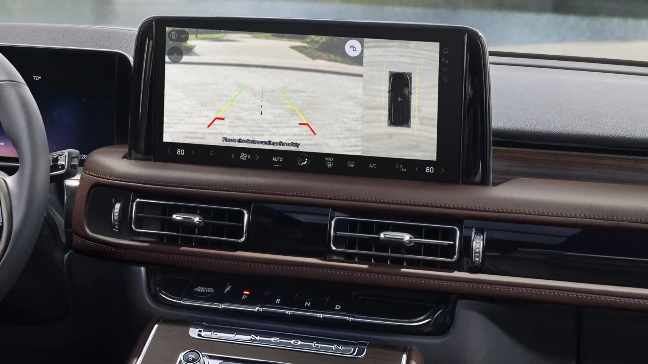2025 Aviator® Reserve infotainment display with rearview camera and parking assist.